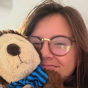 Meet your Posher, Chloe